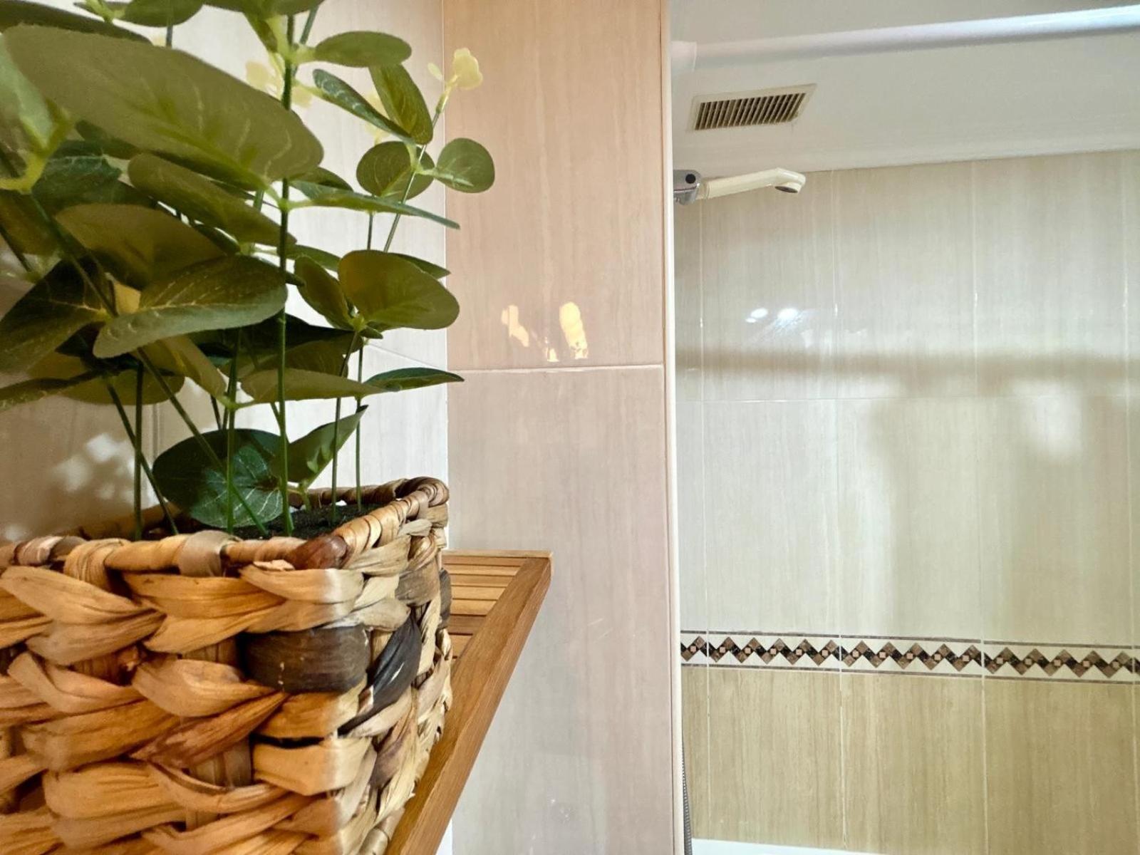 Holibai, Chulina, Cerca De La Playa, Con Piscina Y Parking Apartment ไบโยนา ภายนอก รูปภาพ